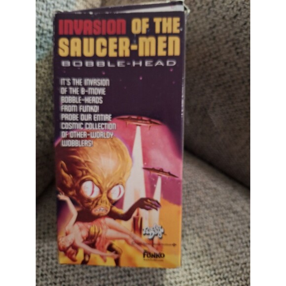 MINT Invasion Of The Saucer Men Bobble Head  Funko Wacky Wobbler 2010‎ - Picture 4 of 6
